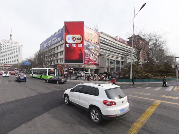 太原迎澤大街五一廣場室外全彩led顯示屏