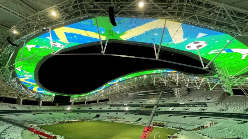 LED天幕屏,現(xiàn)身,上海體育場(chǎng)