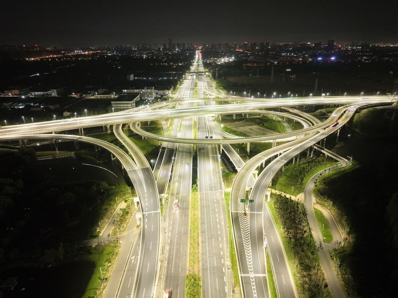 重磅,三思,能源管理服務(wù),全面助力,張家港,城區(qū),路燈升級改造