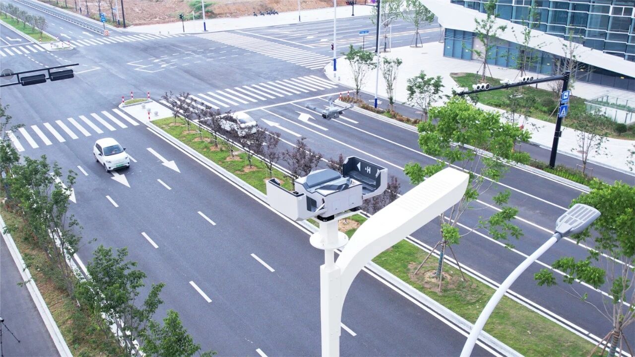 三思,開源鴻蒙,戰略簽約,開啟,千行百業,數智化,國產化,共建之路