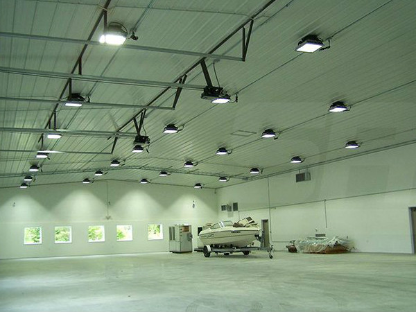 美國(guó)倉(cāng)庫(kù)照明燈