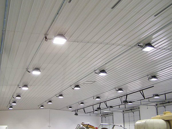 美國(guó)倉(cāng)庫(kù)照明燈